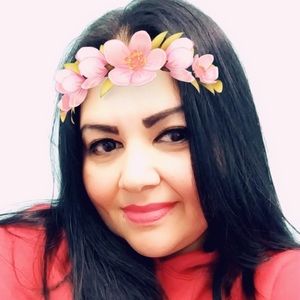 Meet your Posher, Claudia